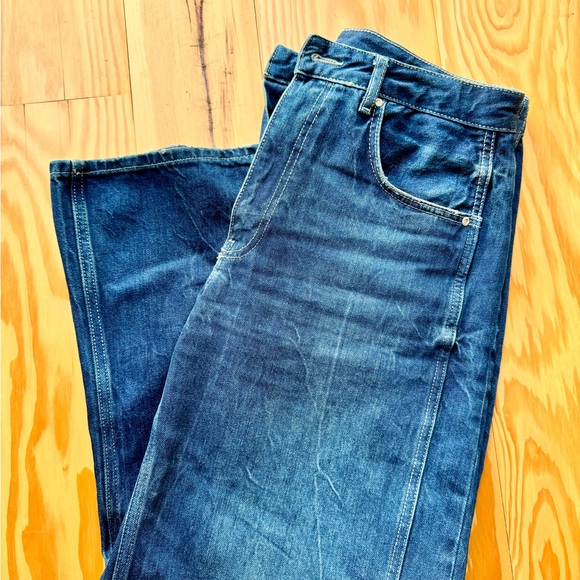 ZARA Relaxed Mid-Rise Balloon TRF Jeans Fall 2024 collection - Picture 2 of 10